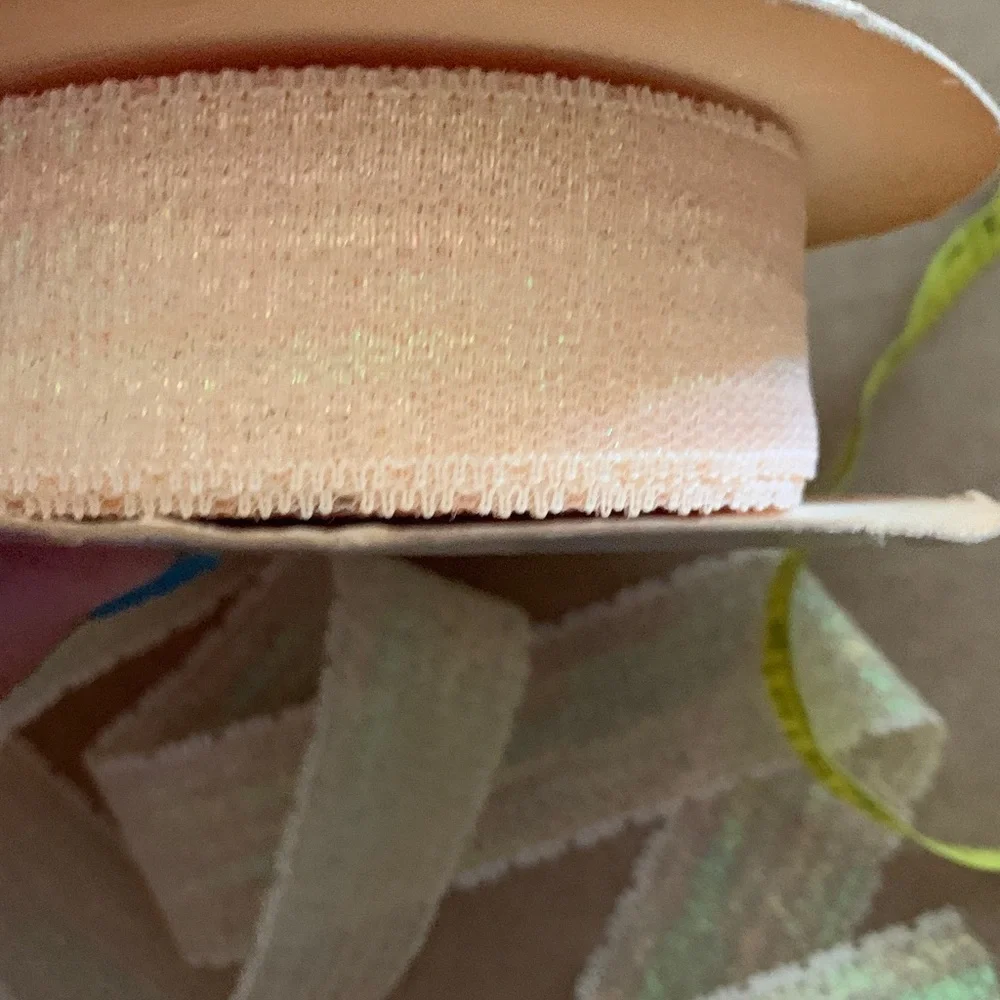 Vintage Metallic Flat Lace Ribbon Peach iridescent